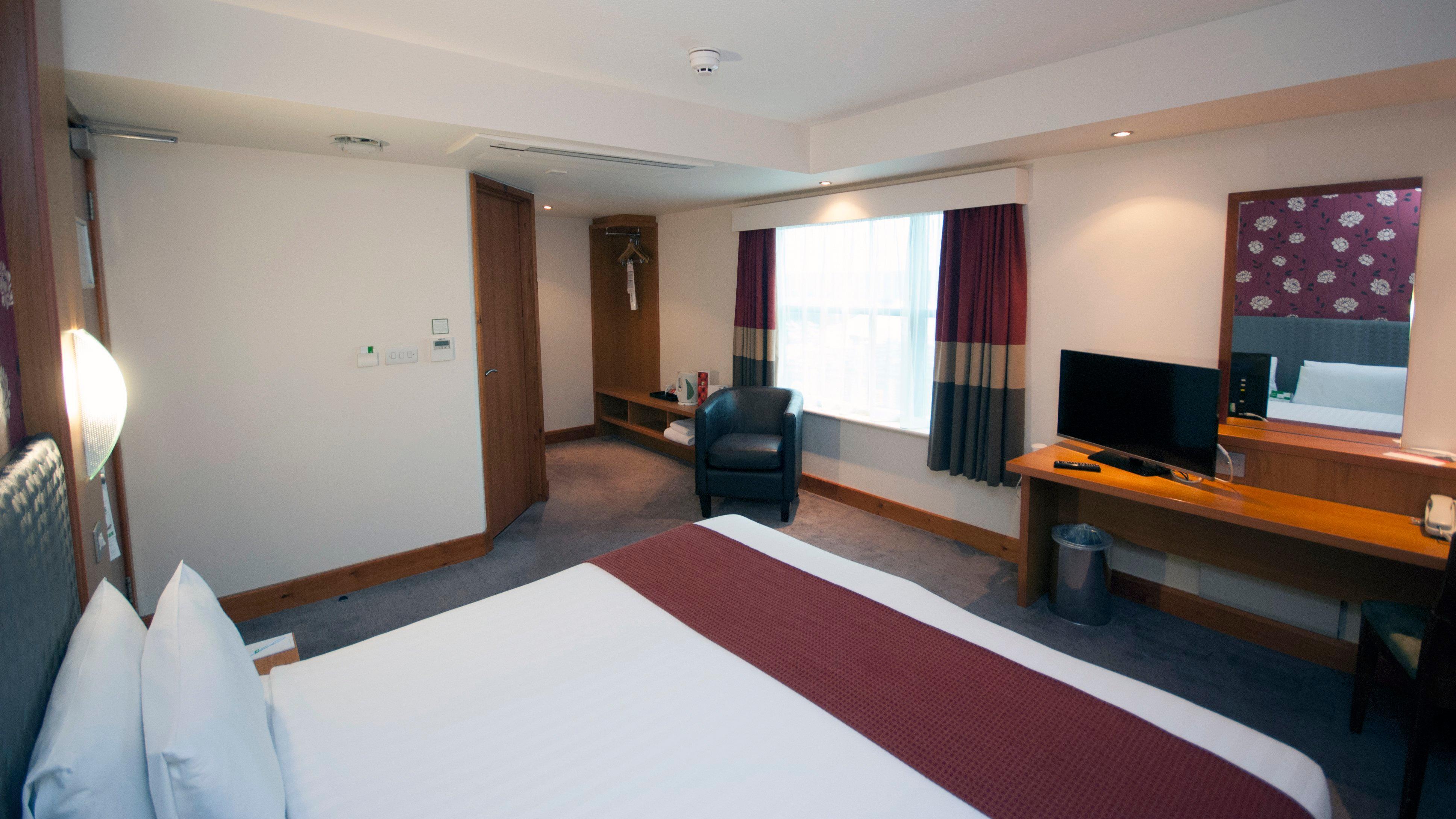 Holiday Inn Manchester - Central Park, An Ihg Hotel Екстериор снимка