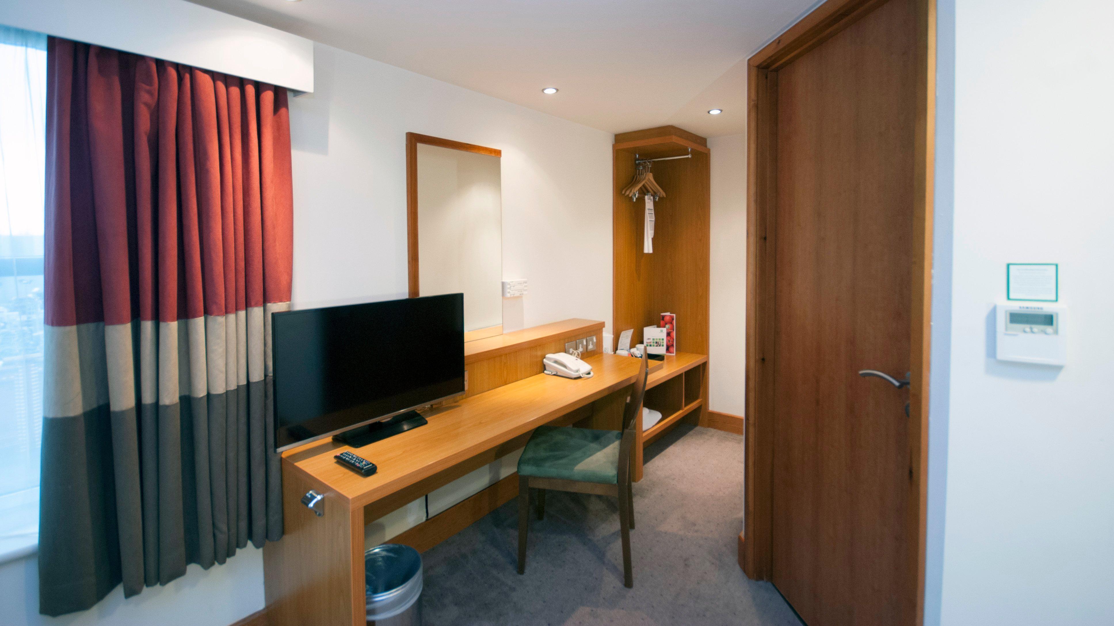 Holiday Inn Manchester - Central Park, An Ihg Hotel Екстериор снимка