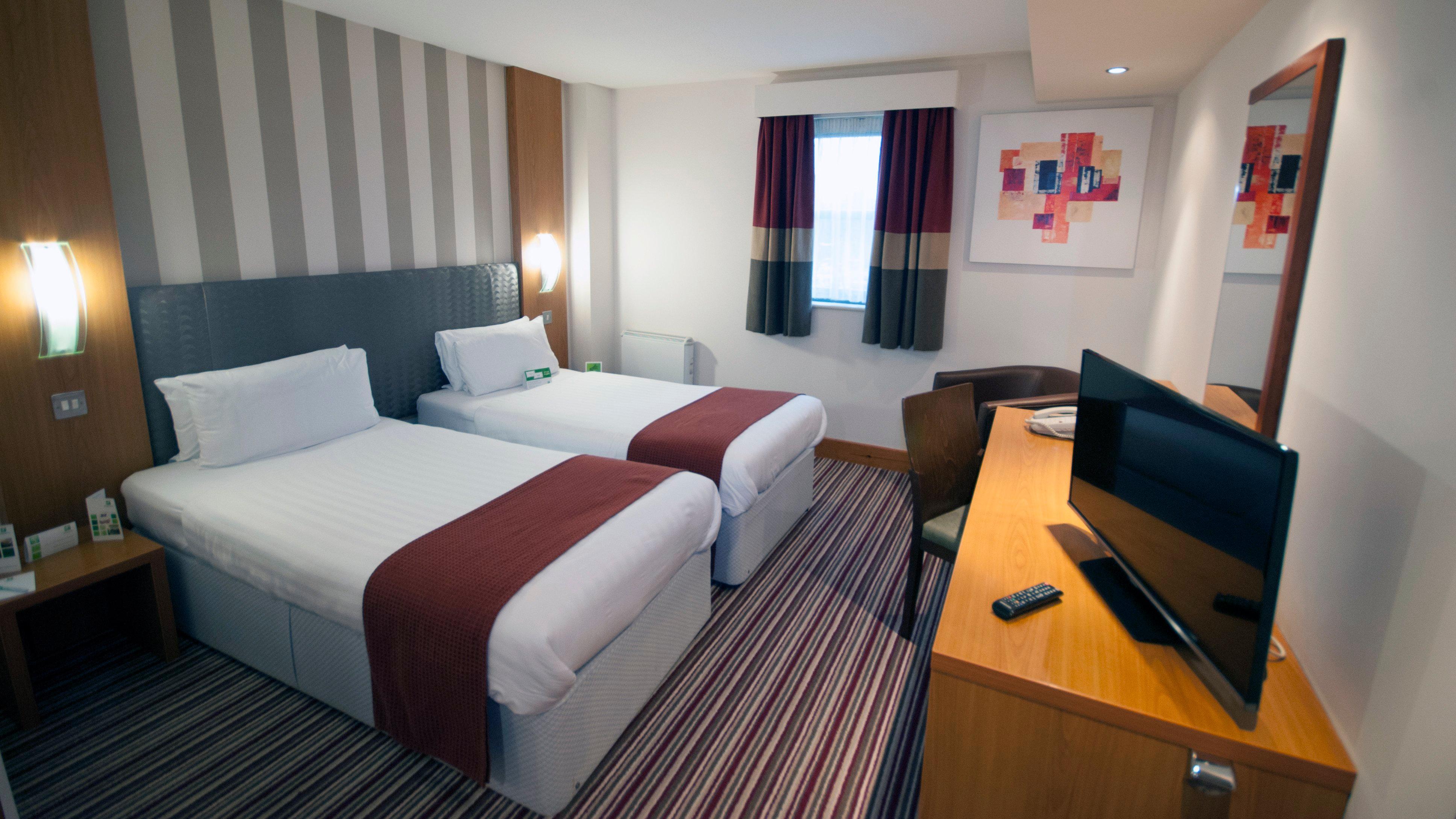 Holiday Inn Manchester - Central Park, An Ihg Hotel Екстериор снимка