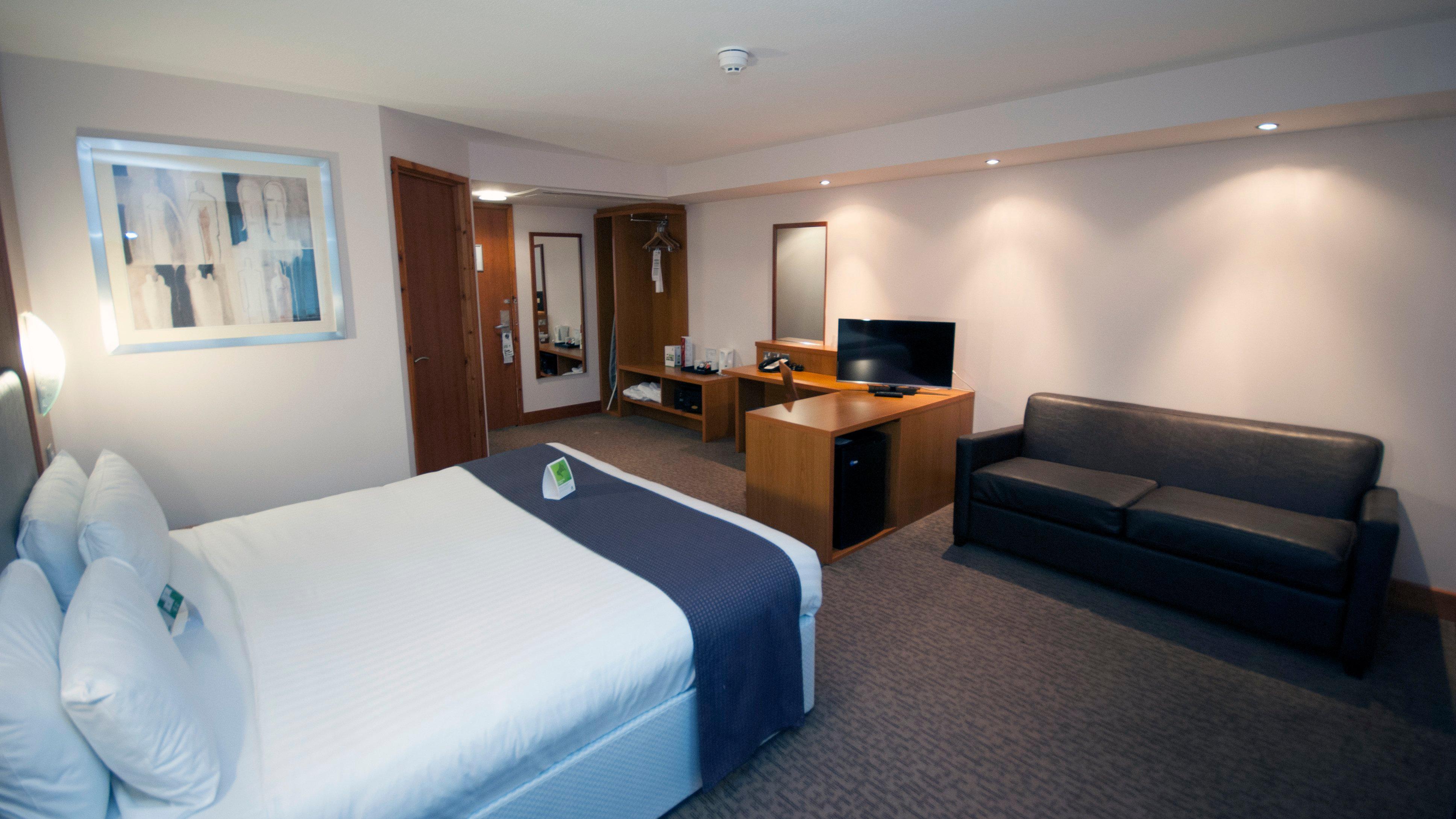 Holiday Inn Manchester - Central Park, An Ihg Hotel Екстериор снимка