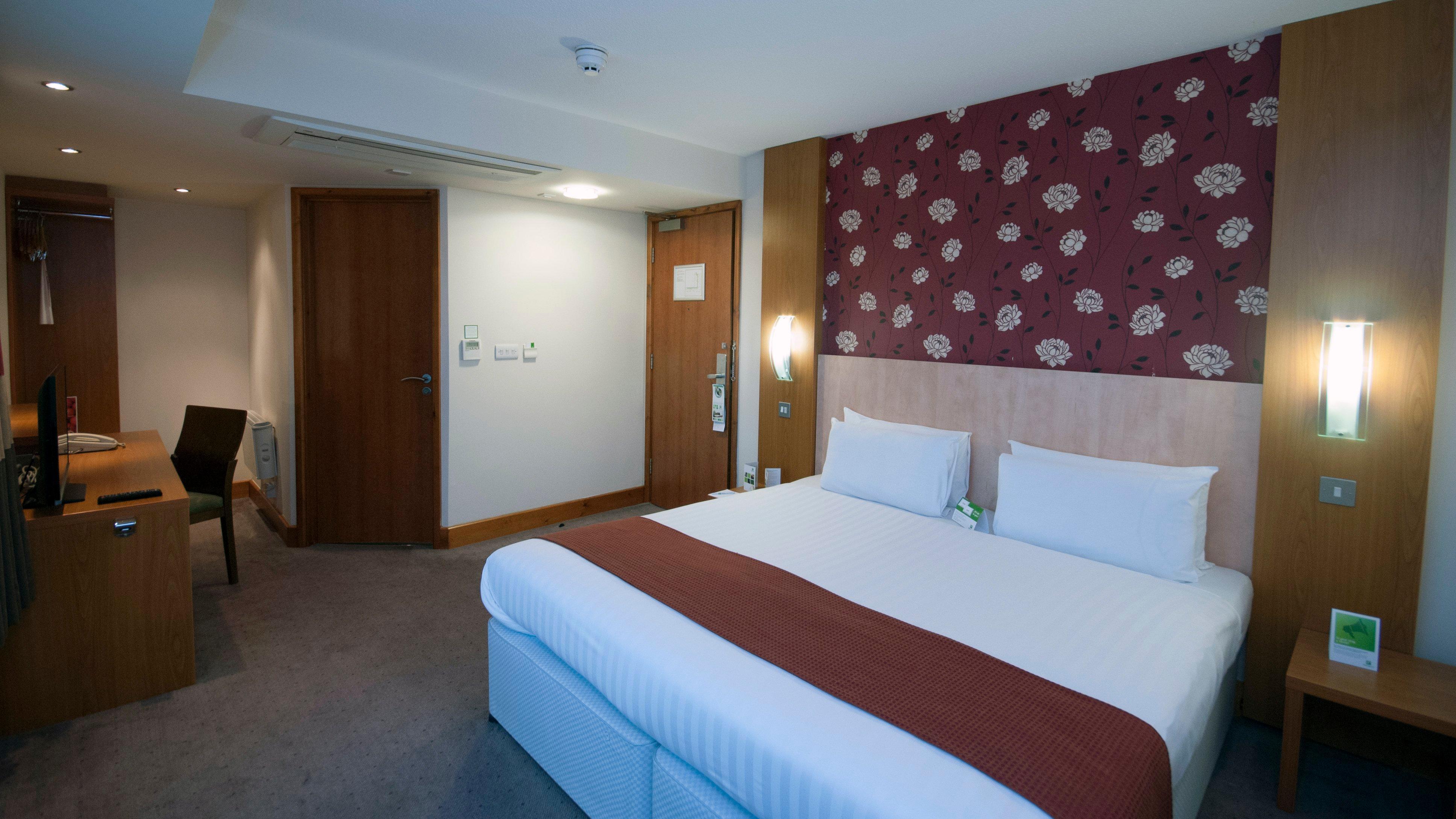 Holiday Inn Manchester - Central Park, An Ihg Hotel Екстериор снимка