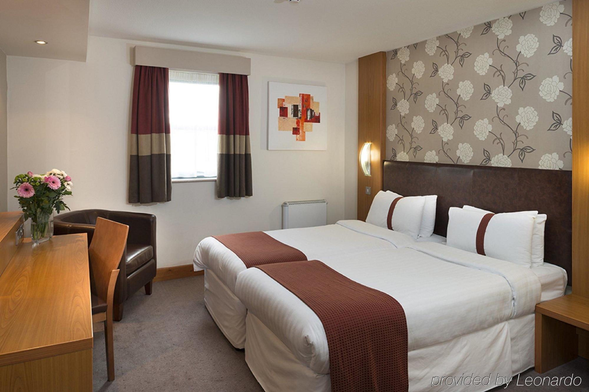 Holiday Inn Manchester - Central Park, An Ihg Hotel Екстериор снимка