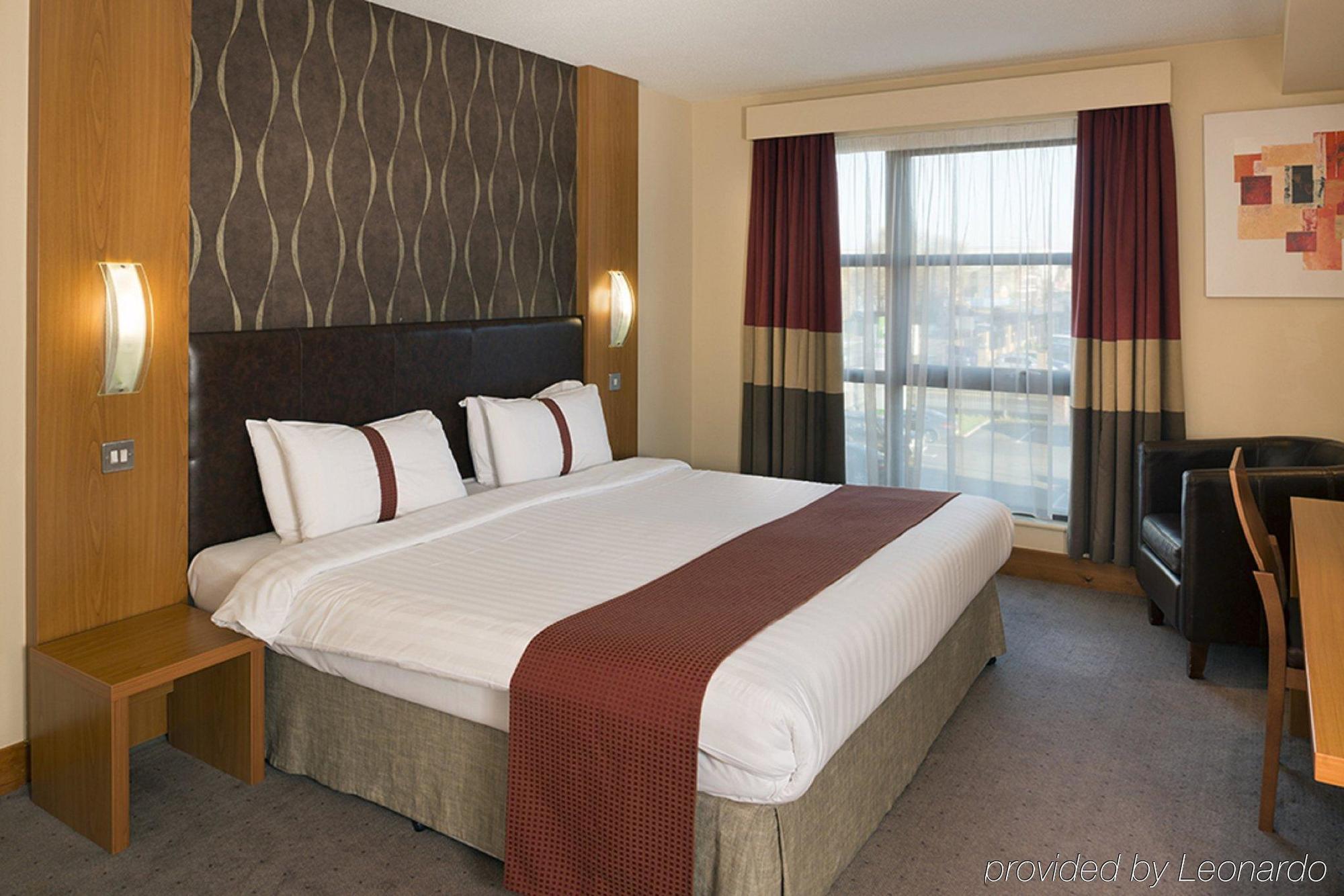 Holiday Inn Manchester - Central Park, An Ihg Hotel Екстериор снимка